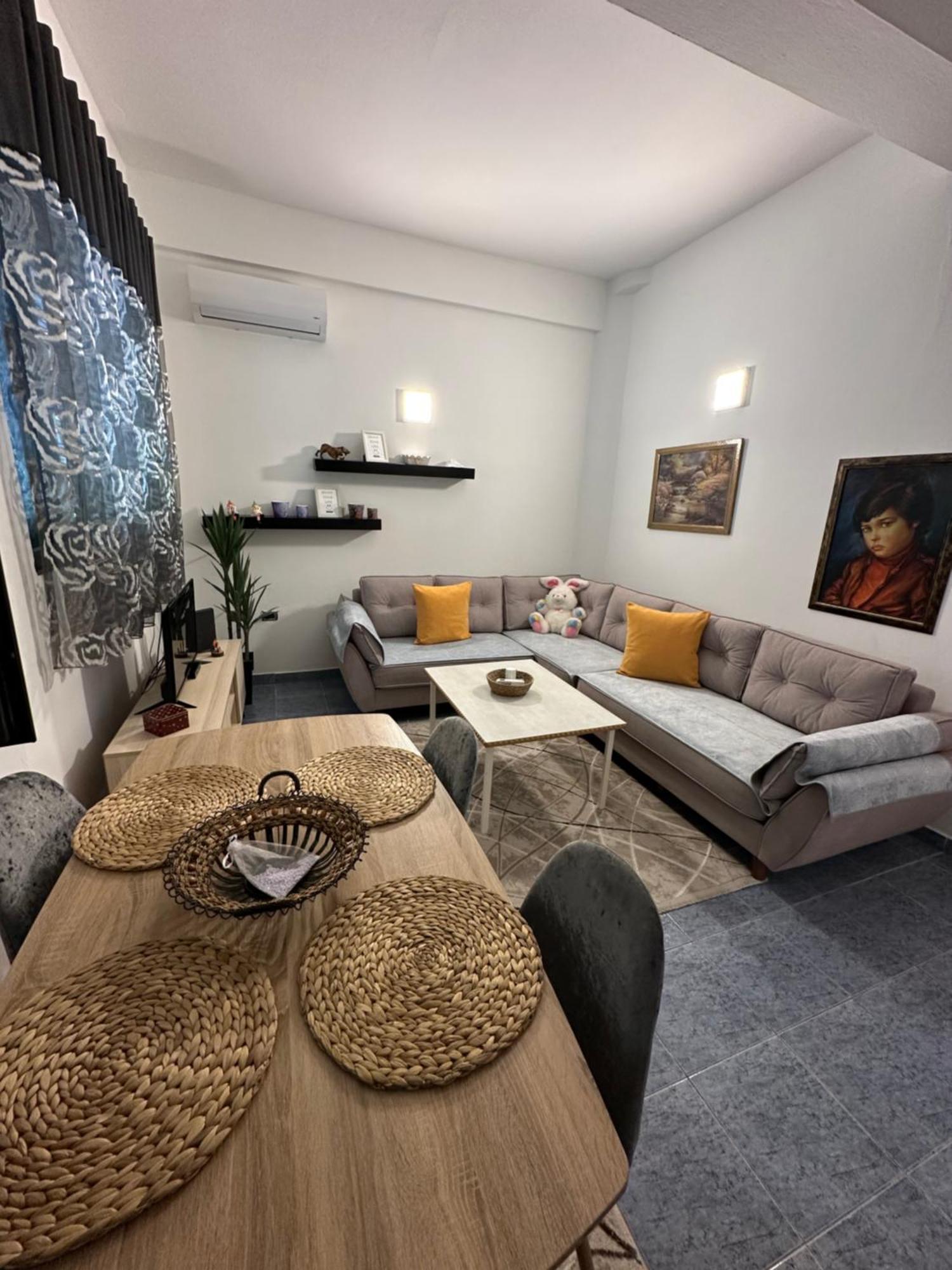 Apartment Near The Centre Of Тирана Екстер'єр фото